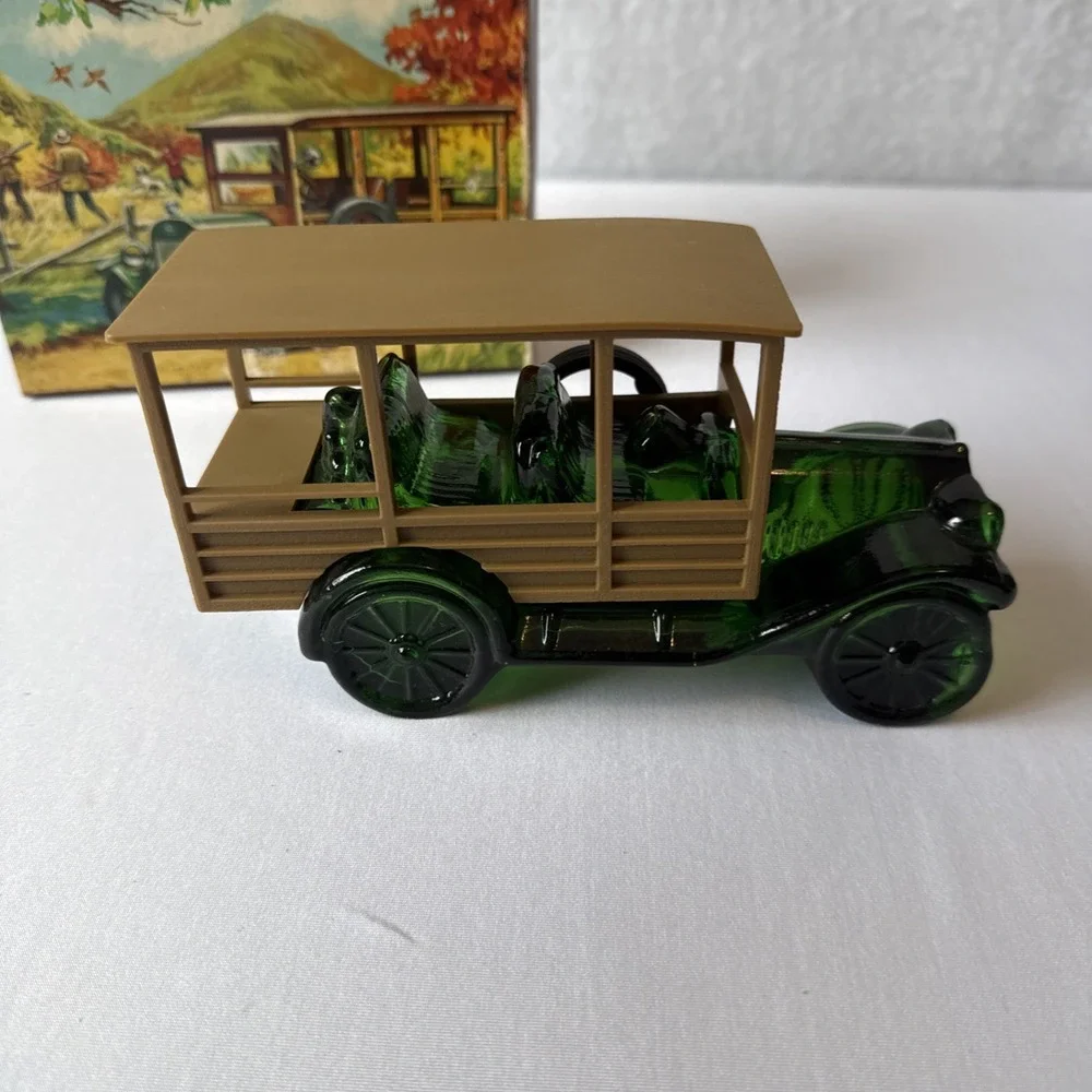 Vintage Avon 1923 Station Wagon Decanter Tai Winds 6oz FULL With Box Woody Car